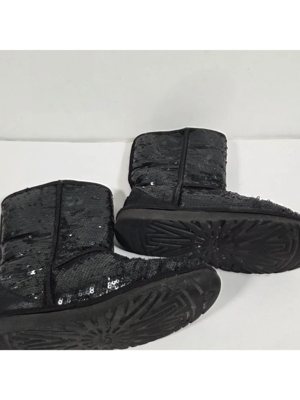 UGG Classic Short Sequin Boots Black Kids Size 5 Sparkle